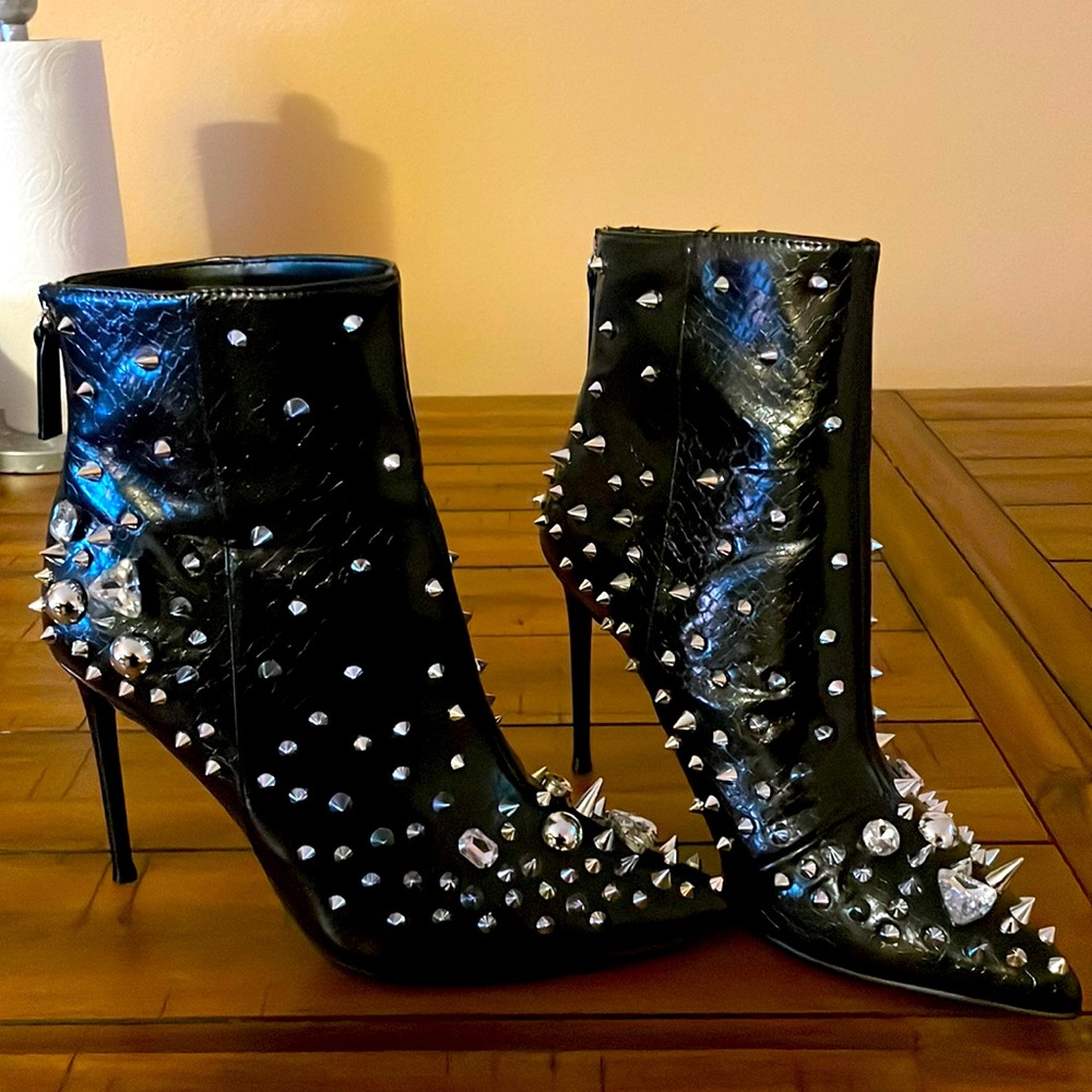 Steven madden spike boots